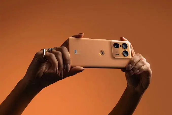 مراجعة شاملة لهاتف Motorola Moto X50 Ultra: المواصفات، المميزات، العيوب، والأداء