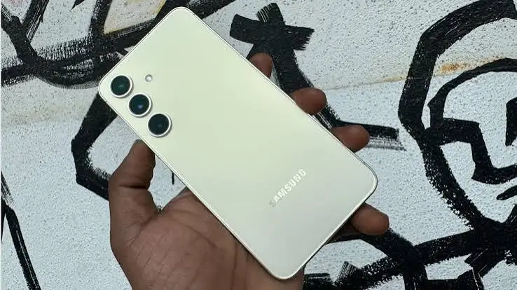 مراجعة شاملة لهاتف Samsung Galaxy S24: كل ما تحتاج معرفته قبل الشراء